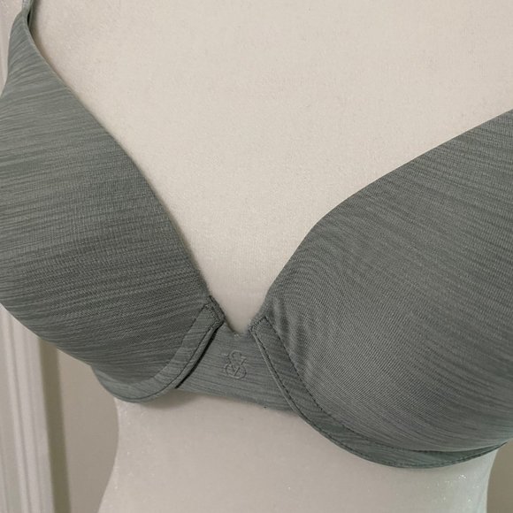 Victoria's Secret Uplift Semi Demi Bra - Picture 4 of 7